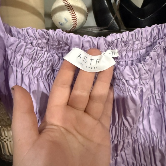 Astr the label Purple Puff Sleeve Smocked Ruffled Blouse size small - Picture 4 of 6